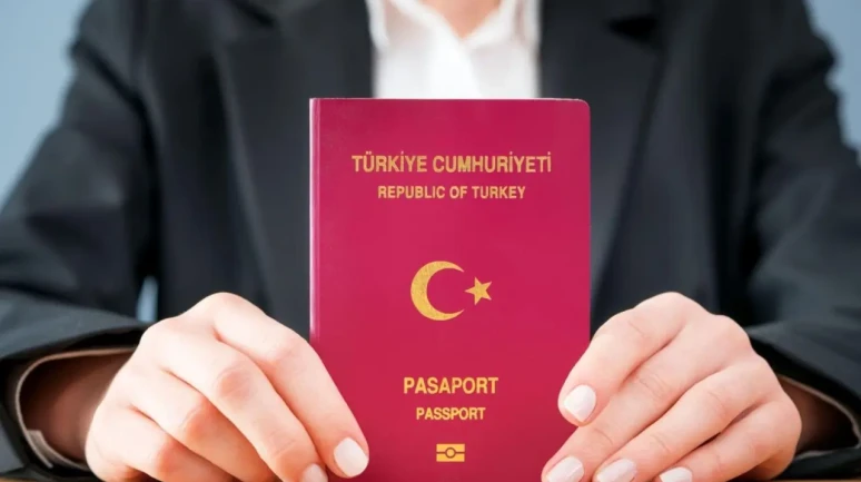 DMM: Yeşil ve Gri Pasaport Sahiplerinin Avrupa Seyahatlerinde Ek Ücret Ödemesi Gerekmeyecek